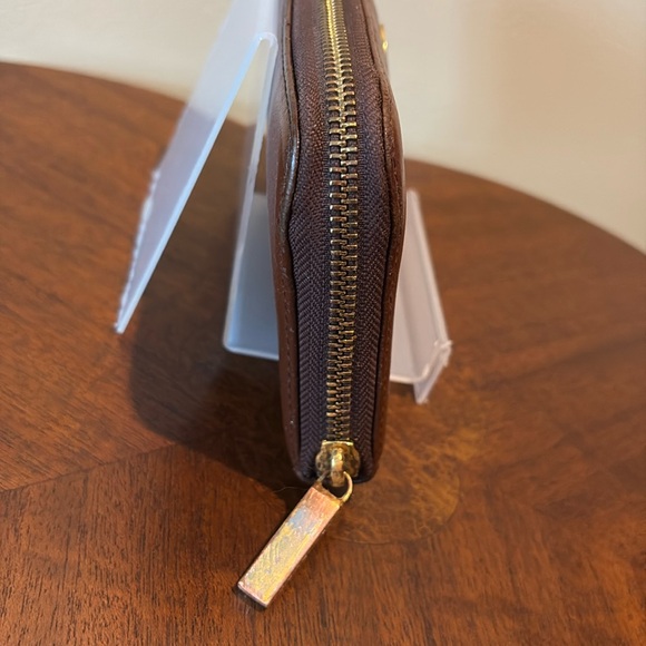 Tory Burch   Long wallet  zippy wallet leather  brown / gold tone good condition - Picture 6 of 16